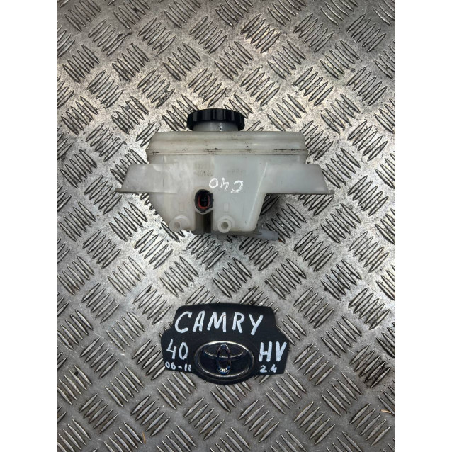 Бачок главного тормозного цилиндра Toyota Camry 40 (2006-2011) 4722033100