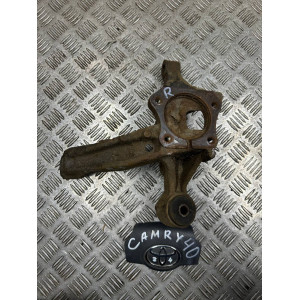 Цапфа задняя правая Toyota Camry 40 (2006-2011) 4230448010