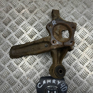 Цапфа задняя правая Toyota Camry 40 (2006-2011) 4230448010