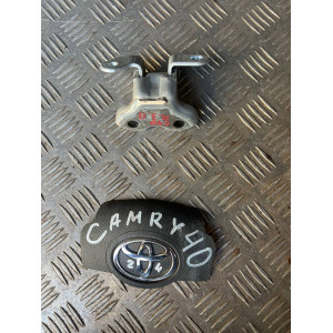 Петля двери задней правой верх Toyota Camry 40 (2006-2011) 6875020120