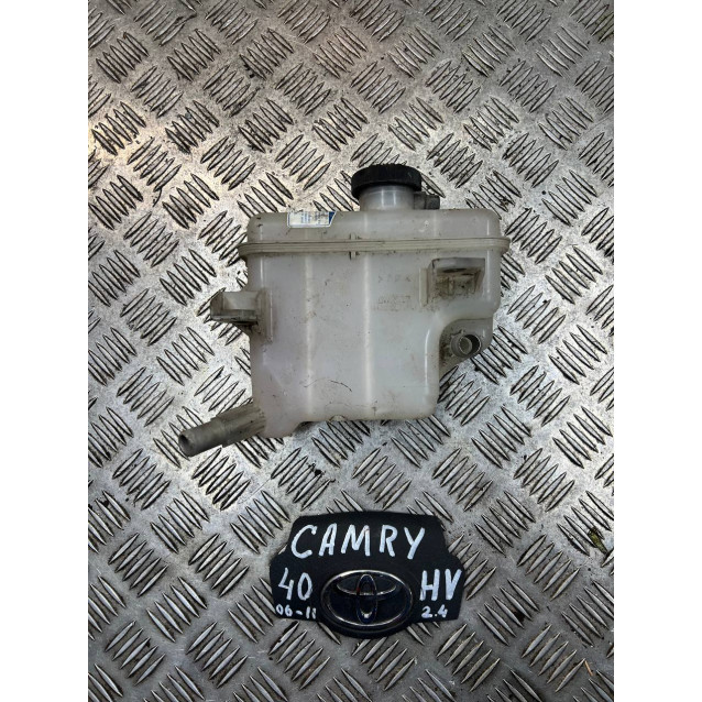Бачок розширювальний Toyota Camry 40 (2006-2011) 1647028100 164700P020