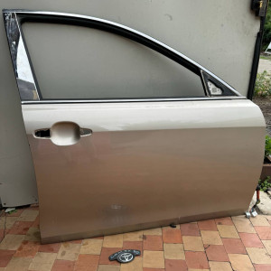 Дверь передняя правая Toyota Camry 40 (2006-2011) 6700133161
