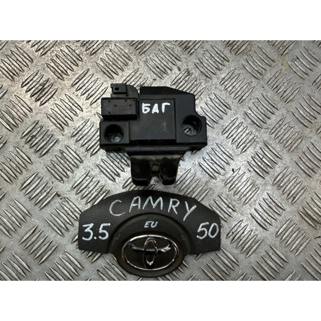 Замок багажника Toyota Camry 50 (2011-2014) 6460033160