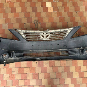 Бампер передний Toyota Camry 50 (2011- 2014) 5211933987 *нюанс на фото
