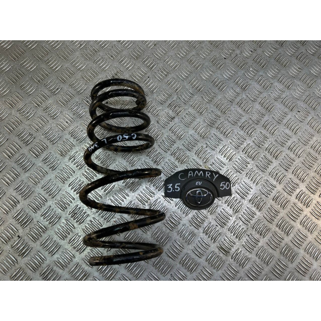 Пружина задняя Toyota Camry 50 (2011-2014) 4823133590