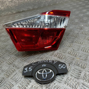 Фонарь внутренний правый Toyota Camry 50 (2011-2014) 8158133220