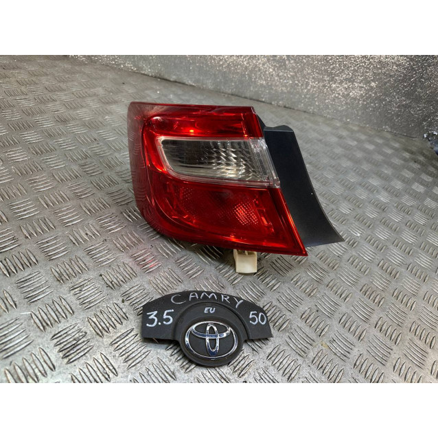 Фонарь левый Toyota Camry 50 (2011-2014) 8156133550