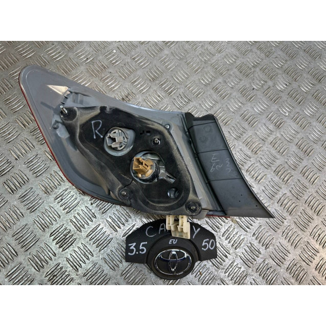 Фонарь правый Toyota Camry 50 (2011-2014) 8155133550