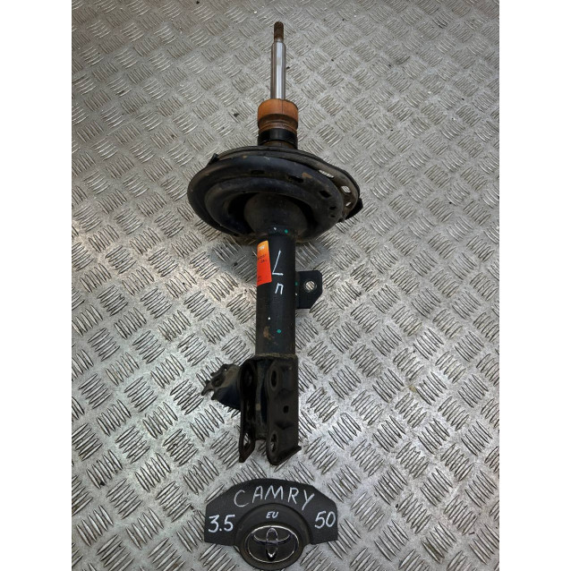 Амортизатор передний правый Toyota Camry 50 (2011-2014) 4851080560
