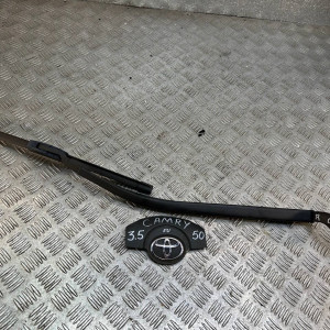 Держатель дворника правый Toyota Camry 50 (2011-2014) 8521133340