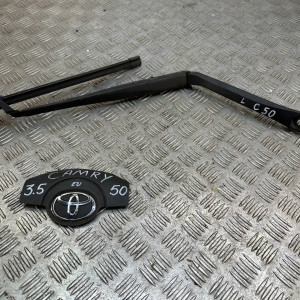 Держатель дворника левый Toyota Camry 50 (2011-2014) 8522133340