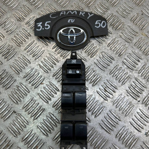 Блок управления стеклоподъемниками Toyota Camry 50 (2011-2014) 8404033100