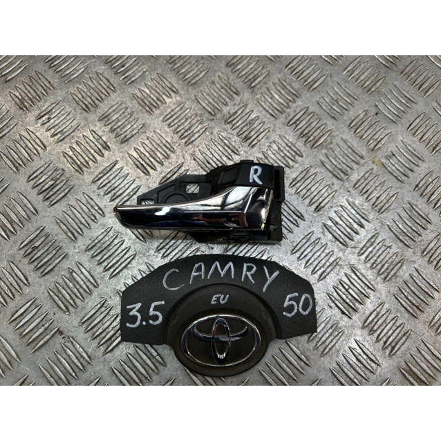 Ручка дверей внутренняя передняя правая Toyota Camry 50 (2011-2014) 6920533111C0
