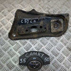 Кронштейн балки подрамника передний Toyota Camry 50 (11-14) 5103633050 *левый