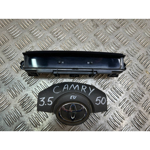Часы салона Toyota Camry 50 (2011-2014) 8391033210