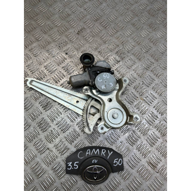 Стеклоподъемник задний правый Toyota Camry 50 (2011-2014) 6980333050 8572033241 *в сборе