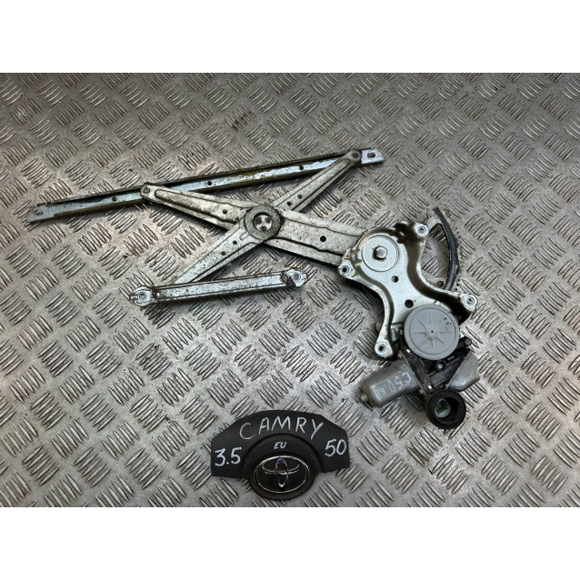 Стеклоподъемник передний правый Toyota Camry 50 (2011-2014) 6980152140 8571042120 *в сборе