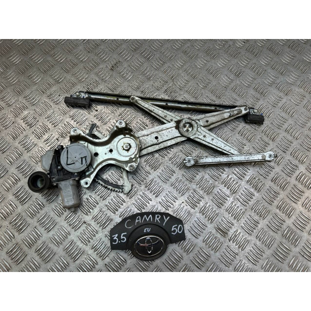 Стеклоподъемник передний левый Toyota Camry 50 (2011-2014) 6980252130 8572042110 *в сборе
