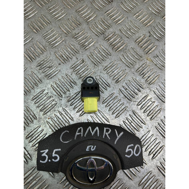 Датчик удара Toyota Camry 50 (2011-2014) 8983128020