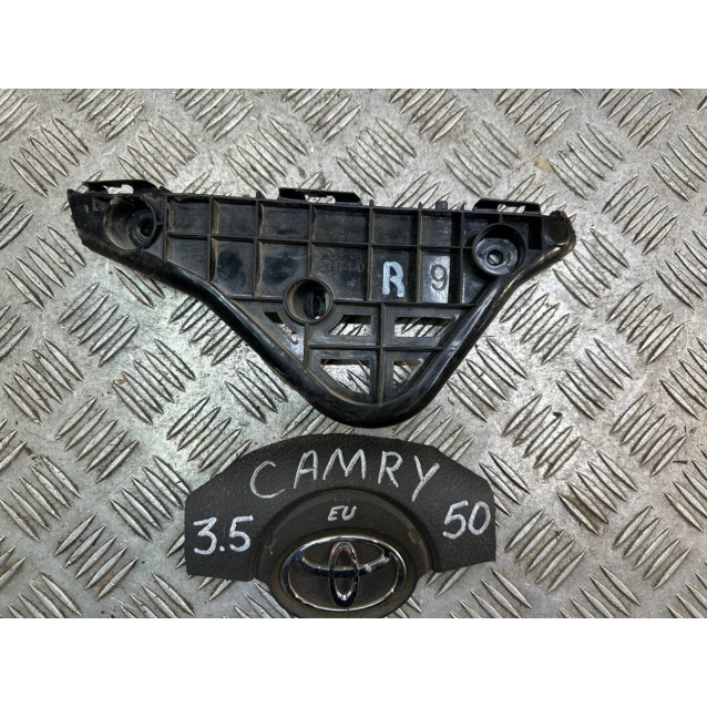 Кронштейн бампера передний правый Toyota Camry 50 (2011-2014) 5253506150