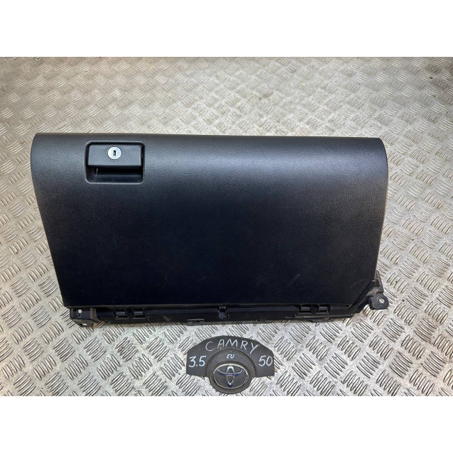 Бардачок Toyota Camry 50 (2011-2014) 5530333200C0