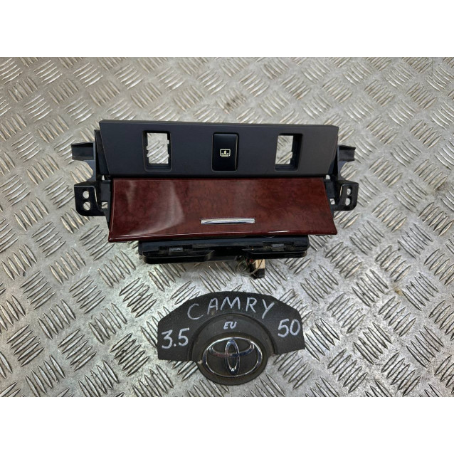 Консоль подогрева сидений с пепильницей Toyota Camry 50 (2011-2014)