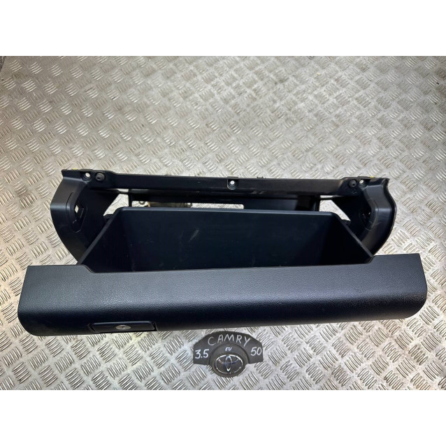 Бардачок Toyota Camry 50 (2011-2014) 5530333200C0