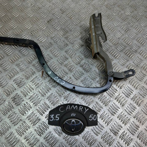 Петля багажника Toyota Camry 50 (2011-2014) 6451033091