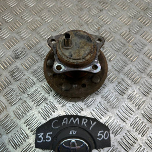 Ступица задняя правая Toyota Camry 50 (2011-2014) 4246033010