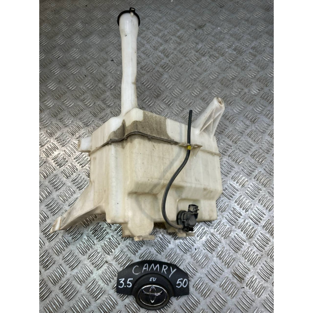 Бачок омывателя с моторчиком Toyota Camry 50 (2011-2014) 8535533130 8533060160