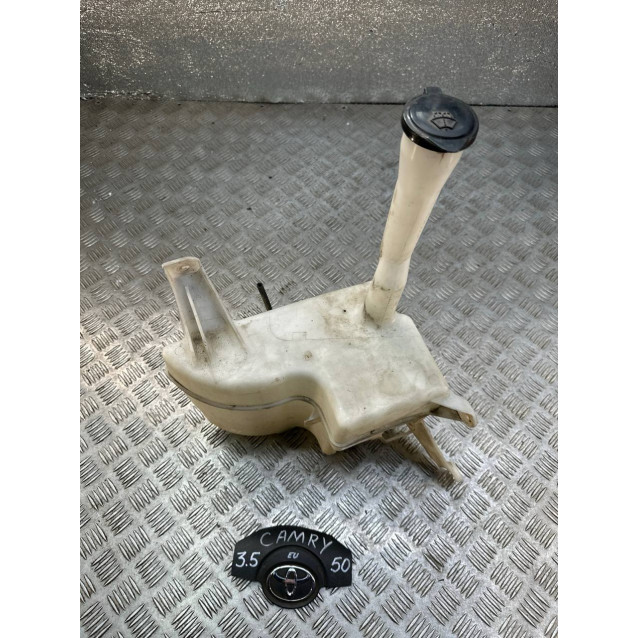 Бачок омывателя с моторчиком Toyota Camry 50 (2011-2014) 8535533130 8533060160