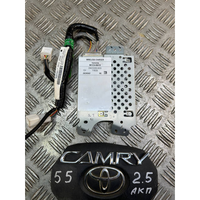 Блок модуль бездротової зарядки Toyota Camry 55 (2015-2018) 861C006010