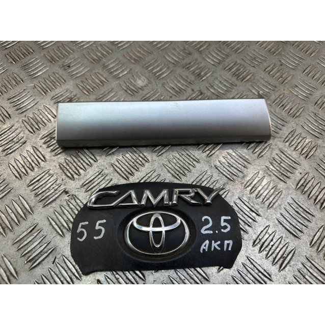 Накладка на торпедо левая Toyota Camry 55 (2015-2018) 5547406190