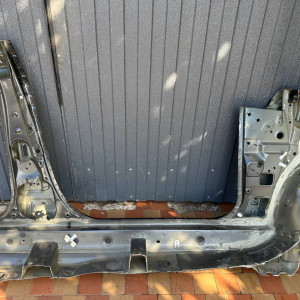 Порог со стойкой B C  левый Toyota Camry 55 (2015-2018) 6131206090