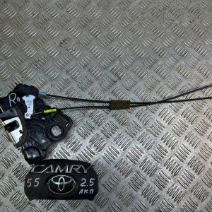 Замок двери передний правый Toyota Camry 55 (2015-2018) 690300C050