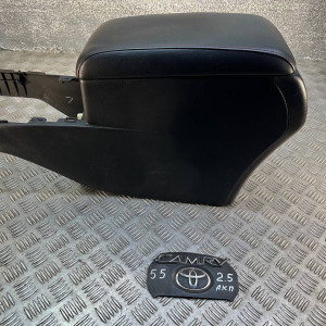 Подлокотник с крышкой Toyota Camry 55 (2015-2018) 5891006180C0 5892006021C1
