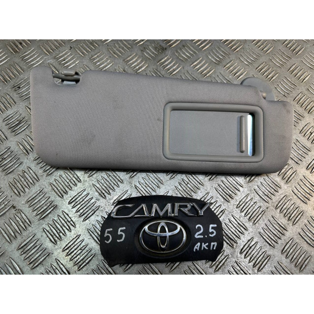 Козырек солнцезащитный Toyota Camry 55 (2015-2018) 7431006591B2 правый
