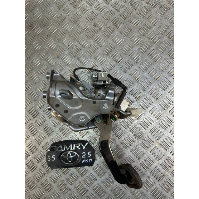 Педаль тормоза Toyota Camry 55 (2015-2018) 4711006270