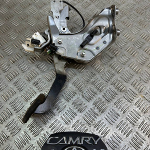 Педаль тормоза Toyota Camry 55 (2015-2018) 4711006270
