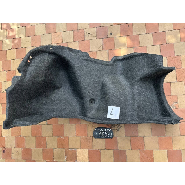 Обшивка багажника боковая частьToyota Camry 55 (2015-2018) левая 6472206340C0
