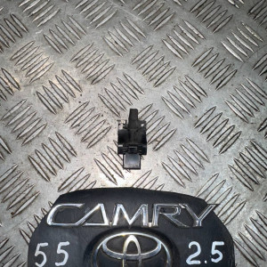 Форсунка омывателя стекла лобового Toyota Camry 55 (2015-2018) 8538133080