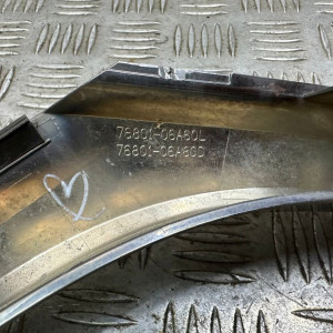 Панель накладка багажника подсветки номера Toyota Camry 55 (2015-2018) 	7680106A60