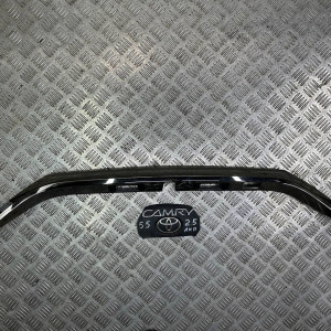 Панель накладка багажника подсветки номера Toyota Camry 55 (2015-2018) 	7680106A60