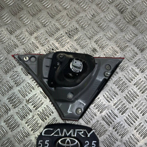 Фонарь левый внутренний Toyota Camry 55 (2015-2018) 8159006410