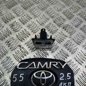 Фонарь подсветки номера Toyota Camry 55 (2015-2018) 8127006031