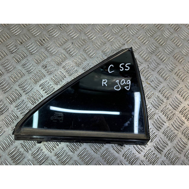Стекло двери заднее правое (форточка) Toyota Camry 55 (2015-2018) 6812306220