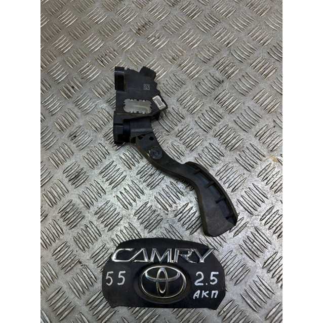 Педаль газа Toyota Camry 55 (2015-2018) 7811006040