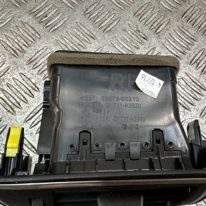 Дефлектор торпедо Toyota Camry 55 (2015-2018) 5567006210 правый
