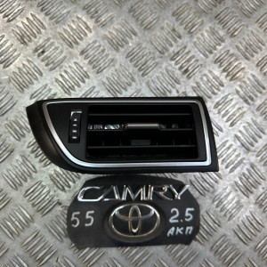 Дефлектор торпедо Toyota Camry 55 (2015-2018) 5567006210 правый