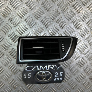 Дефлектор торпедо Toyota Camry 55 (2015-2018) левый 5565006170